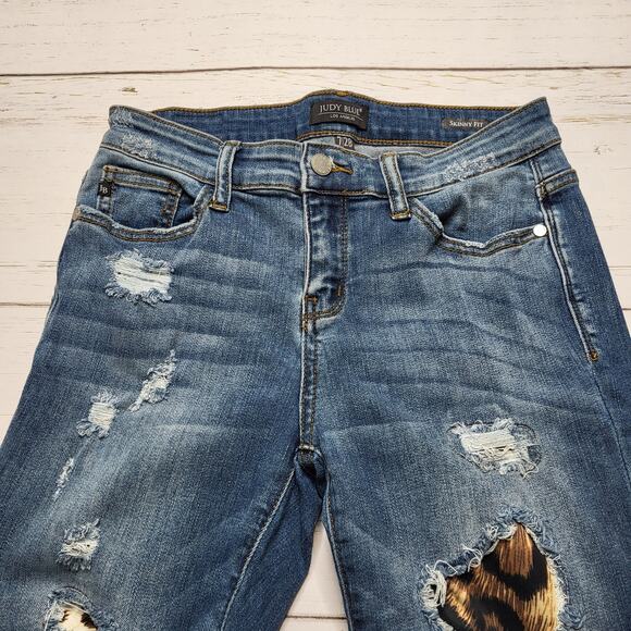 Judy Blue Y2K Leopard Print Patch Distressed Ripped Skinny Fit Rolled Jeans 7/28 - Picture 4 of 12